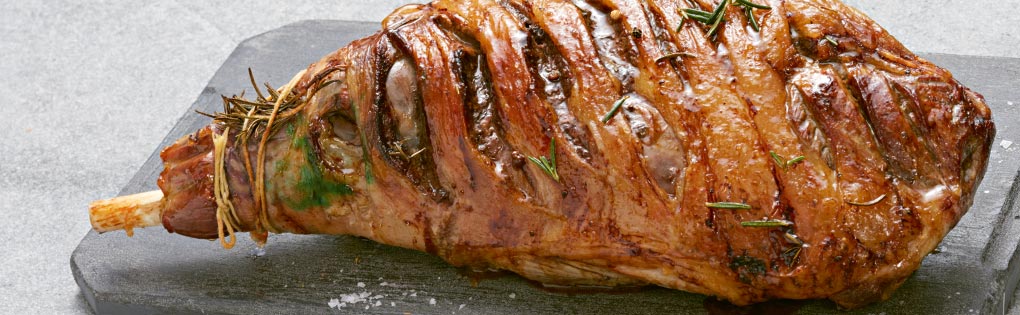 EASY-TO-CARVE STUFFED LEG OF LAMB EASY-TO-CARVE STUFFED LEG OF LAMB